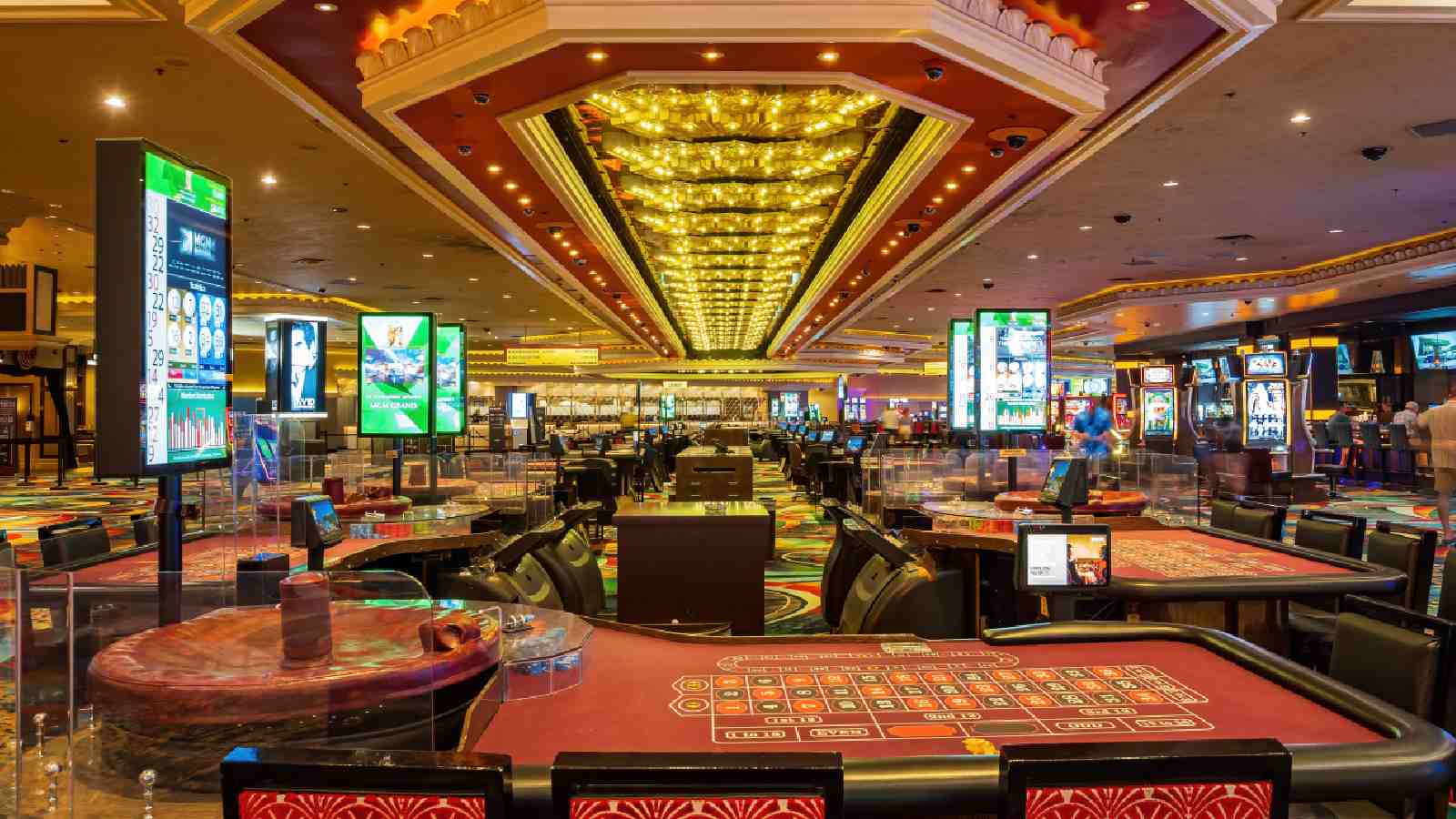 MGM Resorts and Playtech are creating an online casino with a real dealer in Las Vegas