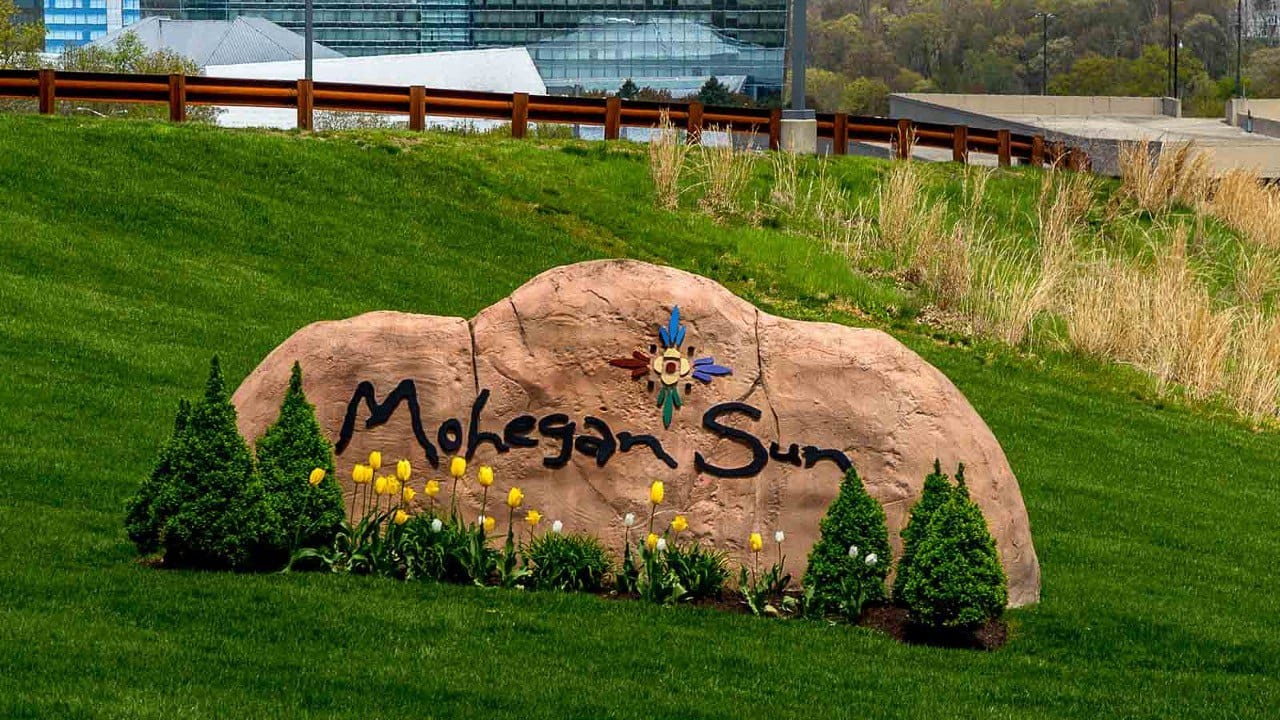 Former New York official calls for Mohegan Sun casino operator's licenсe to be revoked