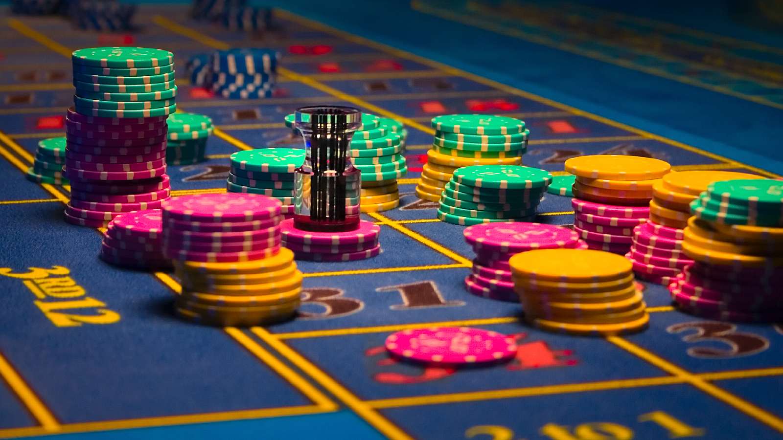 Australians spend more than $1,635 on gambling