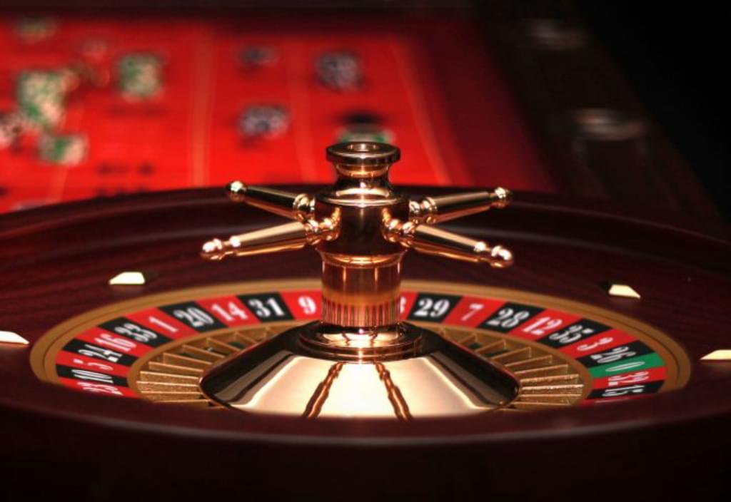 The "last one out" strategy for roulette