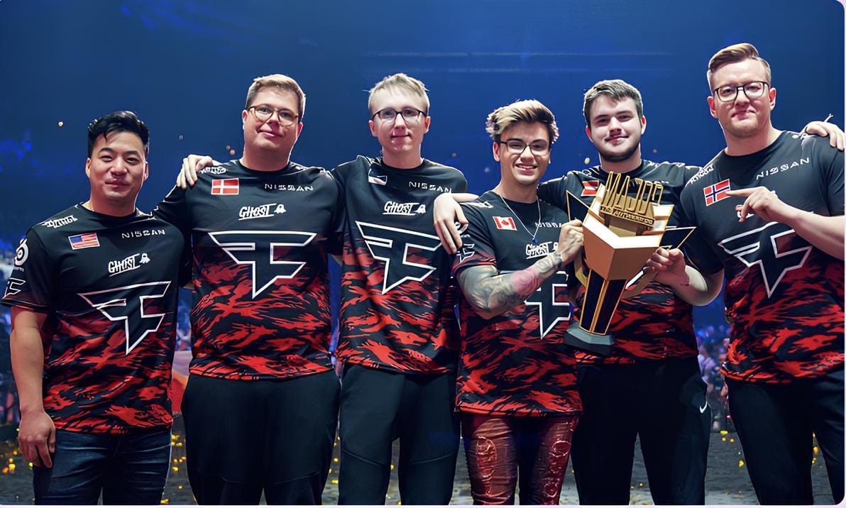 Rollbit's Crypto Casino Powers FaZe Clan in Landmark Esports Sponsorship