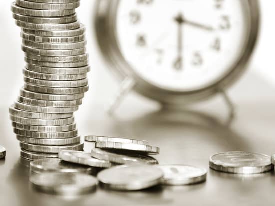 Russian Ministry of Finance Proposes Bookmakers to Advertise Pension Funds