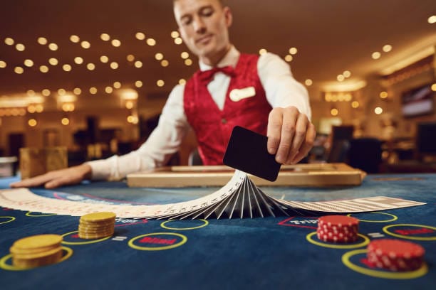 Russian Casinos Face Croupier Shortage, Warns of Possible Worsening