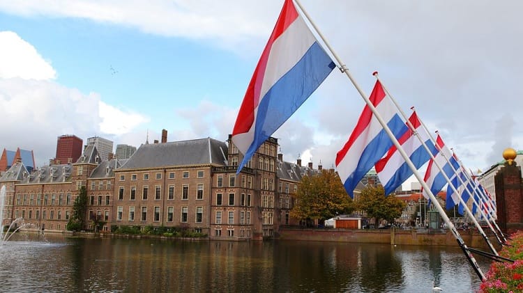 Dutch Gambling Sector Surpasses One Million Accounts